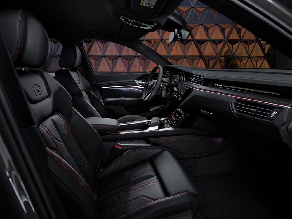 Le SUV Audi Q8 e-tron électrique affiche une autonomie jusqu'à 582 kilomètres