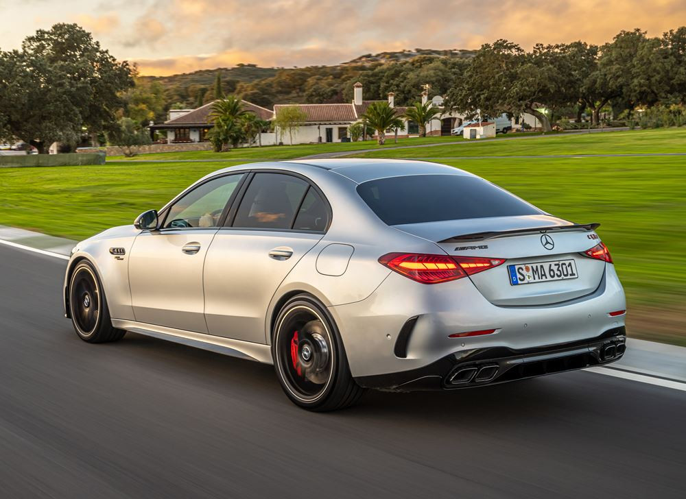 La berline hybride Mercedes-AMG C 63 S E Performance affiche une puissance combinée de 680 ch