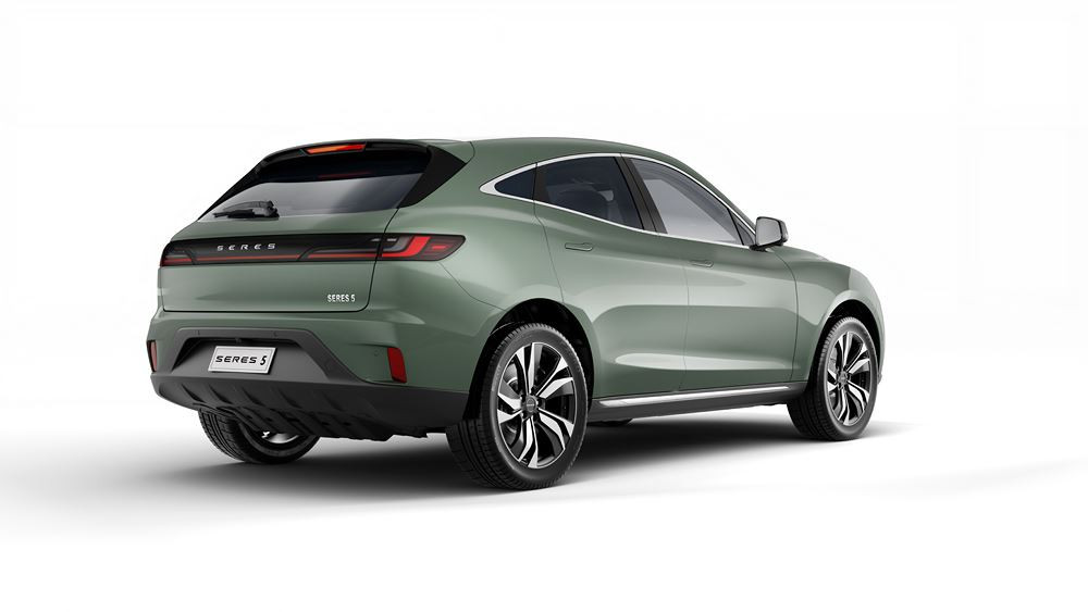 Le SUV électrique Seres 5 revendique une autonomie jusqu'à 530 km