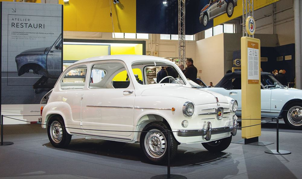 La 47ème édition du salon Rétromobile ouvre ses portes jusqu'au 5 février