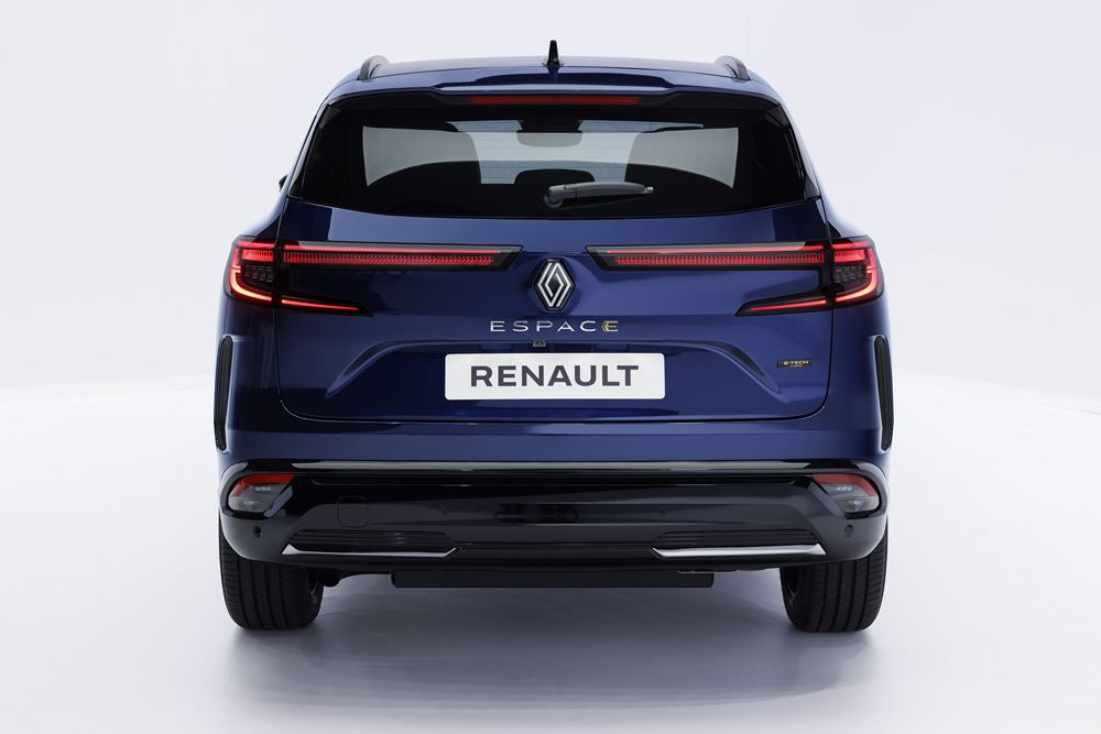 Le Renault Espace de nouvelle génération prend l'allure d'un SUV à la ligne dynamique
