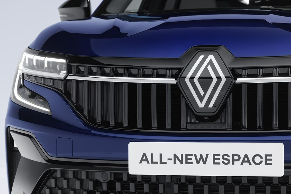 Le Renault Espace de nouvelle génération prend l'allure d'un SUV à la ligne dynamique