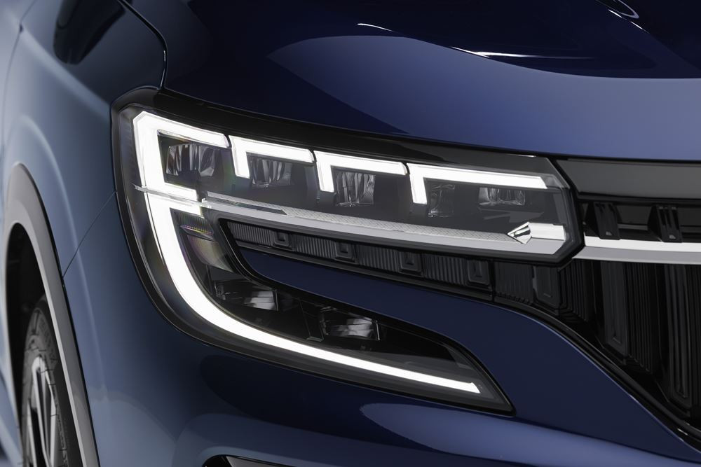 Le Renault Espace de nouvelle génération prend l'allure d'un SUV à la ligne dynamique