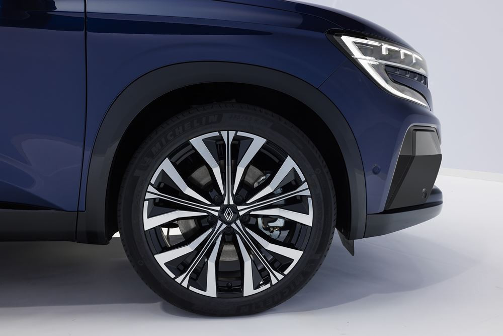 Le Renault Espace de nouvelle génération prend l'allure d'un SUV à la ligne dynamique