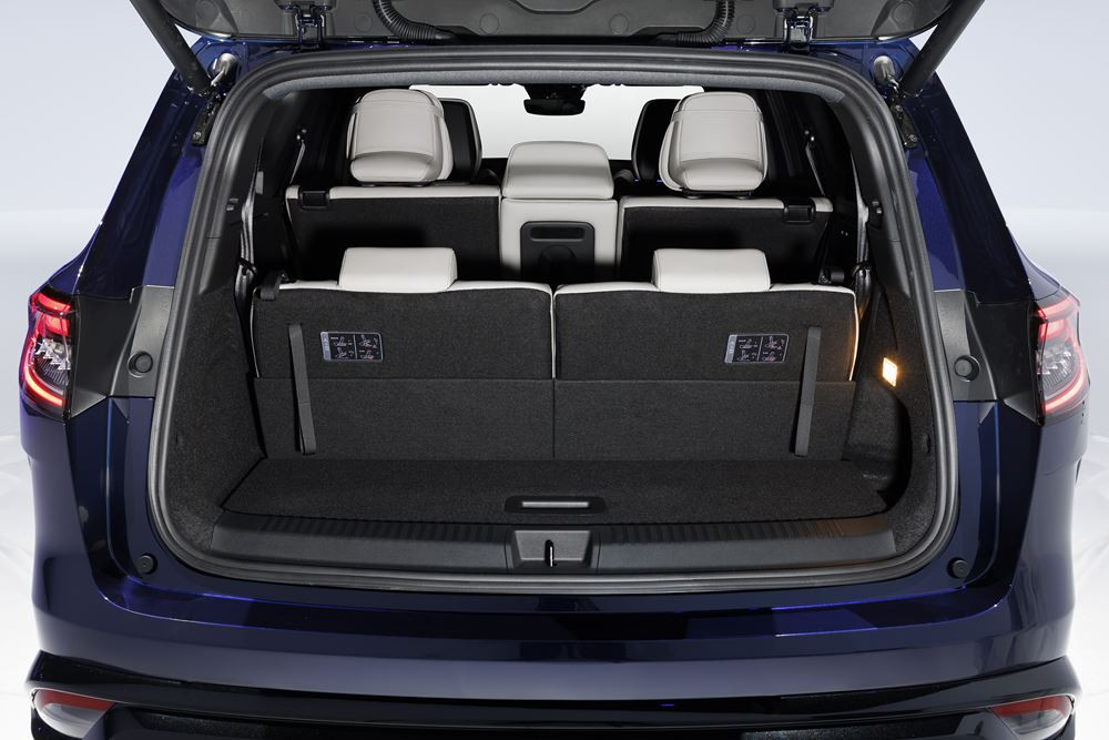 Le Renault Espace de nouvelle génération prend l'allure d'un SUV à la ligne dynamique