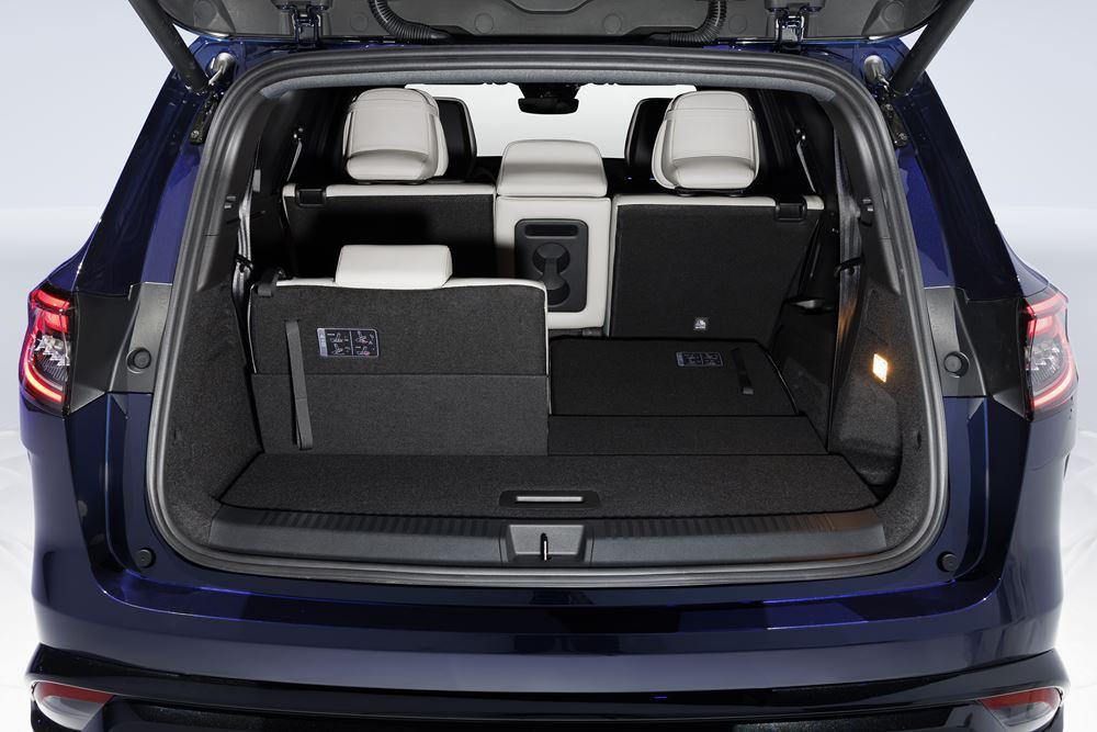 Le Renault Espace de nouvelle génération prend l'allure d'un SUV à la ligne dynamique