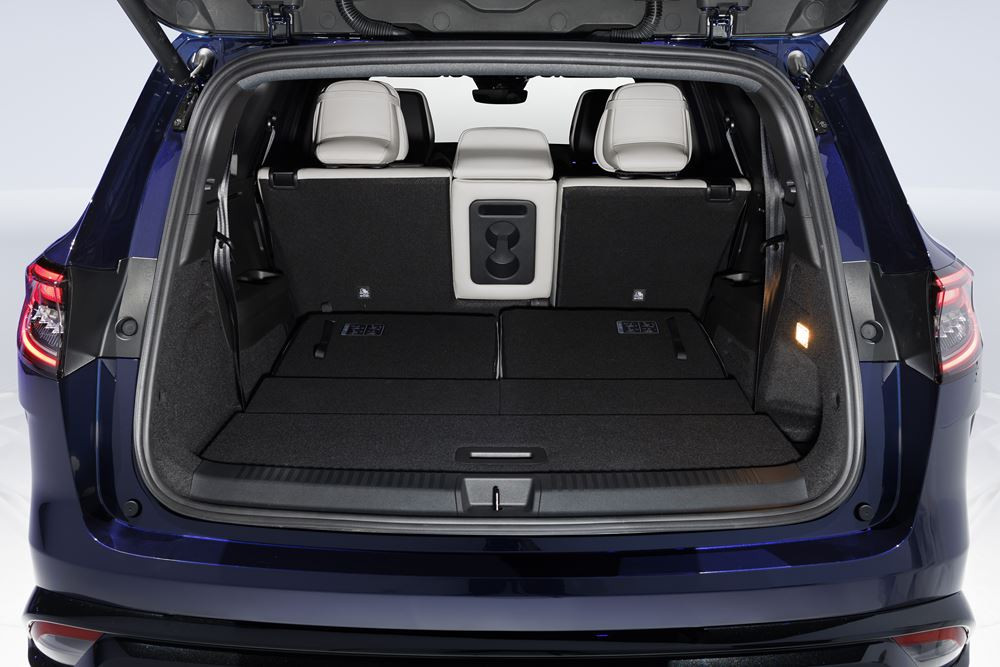 Le Renault Espace de nouvelle génération prend l'allure d'un SUV à la ligne dynamique
