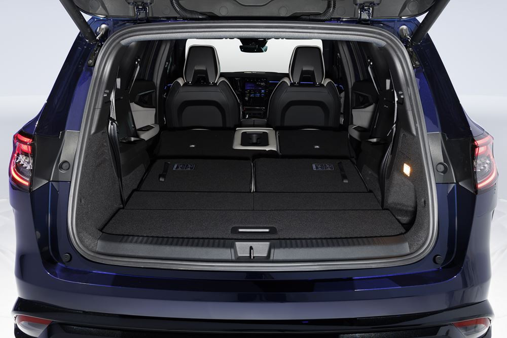 Le Renault Espace de nouvelle génération prend l'allure d'un SUV à la ligne dynamique