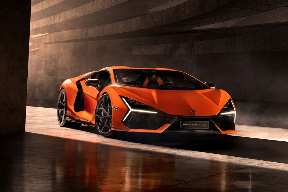 La supercar Lamborghini Revuelto embarque un V12 hybride de 1015 ch