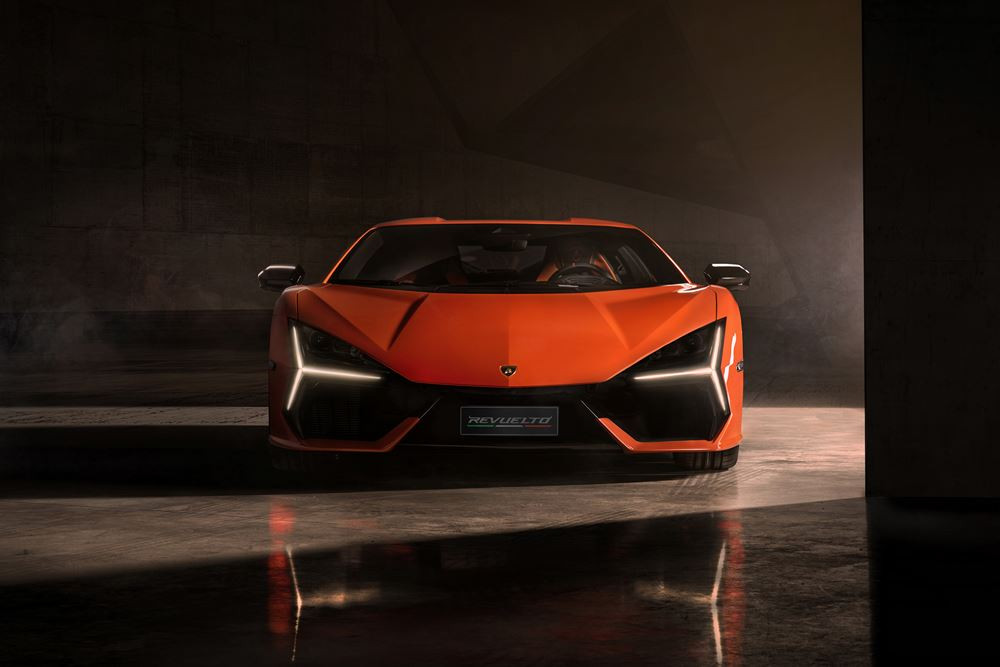 La supercar Lamborghini Revuelto embarque un V12 hybride de 1015 ch