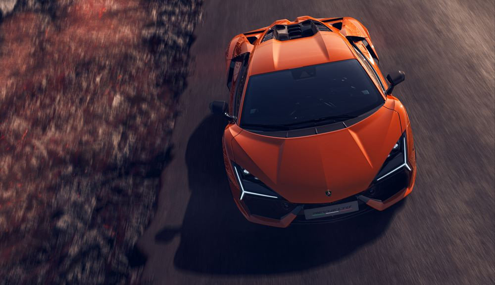 La supercar Lamborghini Revuelto embarque un V12 hybride de 1015 ch