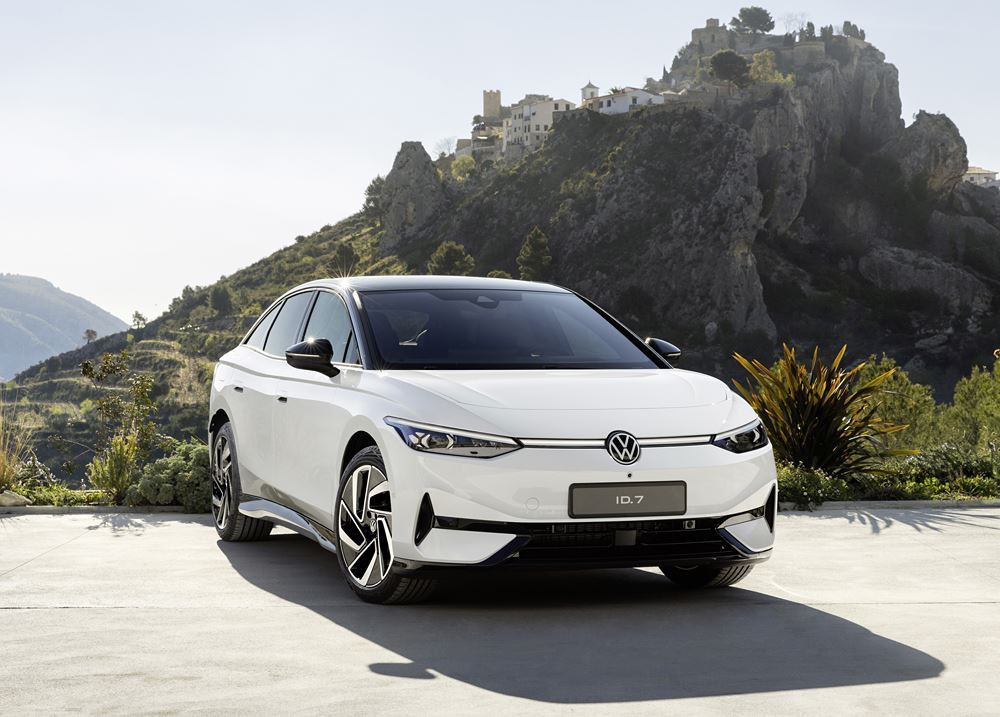 La grande routière Volkswagen ID.7 électrique affiche une autonomie WLTP pouvant aller jusqu'à 700 km