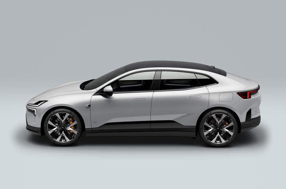 Le SUV coupé électrique Polestar 4 offre l'aérodynamisme d'un coupé et l'espace d'un SUV