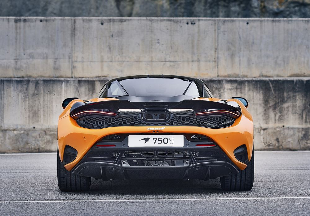 La supercar McLaren 750S embarque un moteur V8 4.0 litres biturbo de 750 ch
