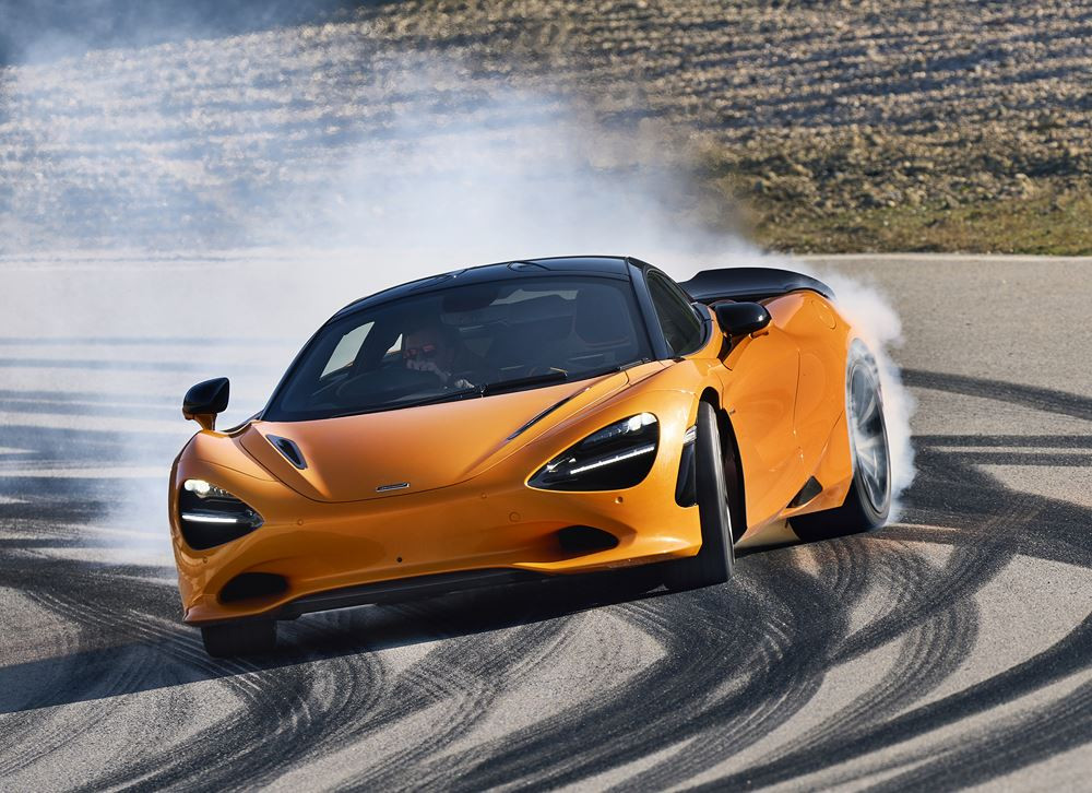 La supercar McLaren 750S embarque un moteur V8 4.0 litres biturbo de 750 ch