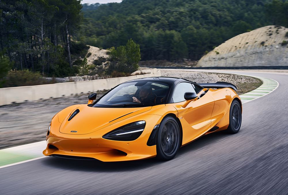 La supercar McLaren 750S embarque un moteur V8 4.0 litres biturbo de 750 ch