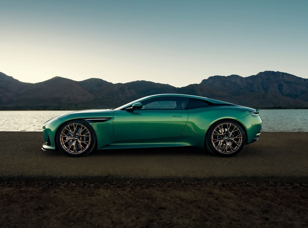 L'Aston Martin DB12 embarque un moteur V8 4.0 litres Twin-Turbo de 680 ch