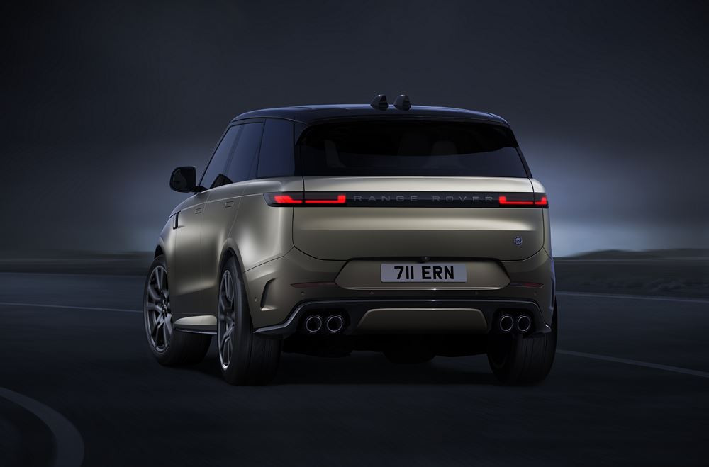 Le Range Rover Sport SV adopte un moteur V8 biturbo développant 635 ch et 750 Nm