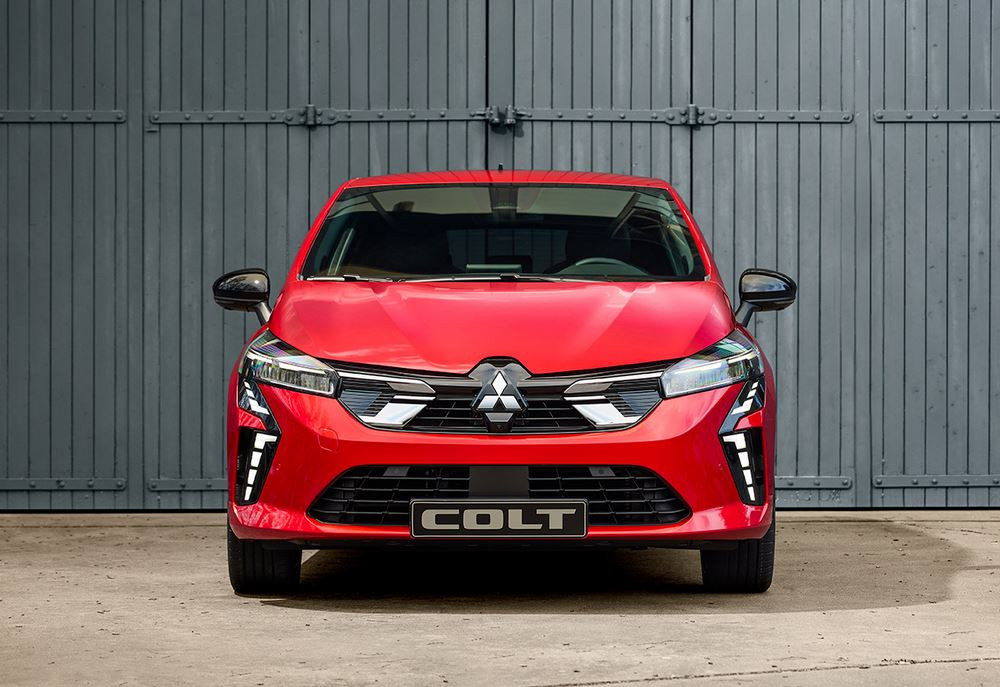 Mitsubishi Colt: une Renault Clio au logo trois diamants de Mitsubishi