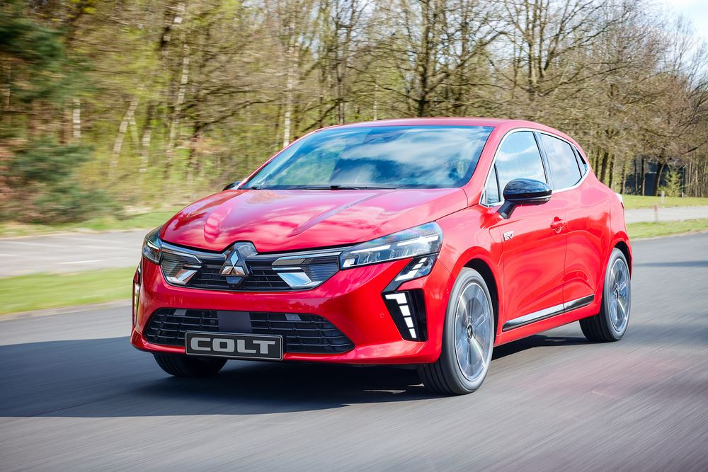 Mitsubishi Colt: une Renault Clio au logo trois diamants de Mitsubishi