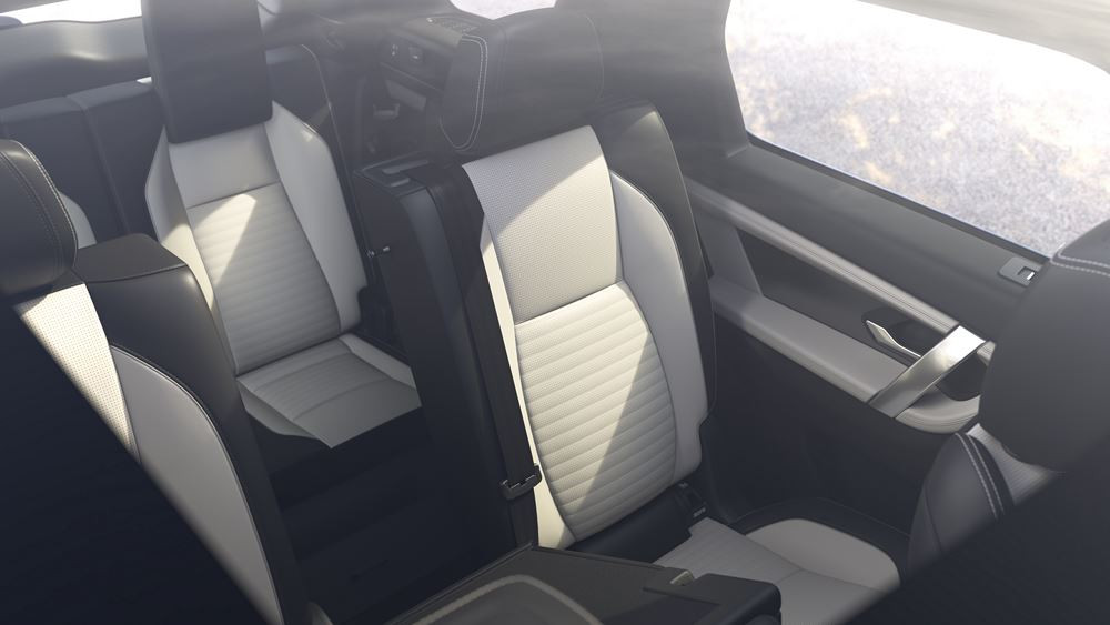 Le Discovery Sport revisité s'offre un intérieur raffiné avec un tableau de bord digital