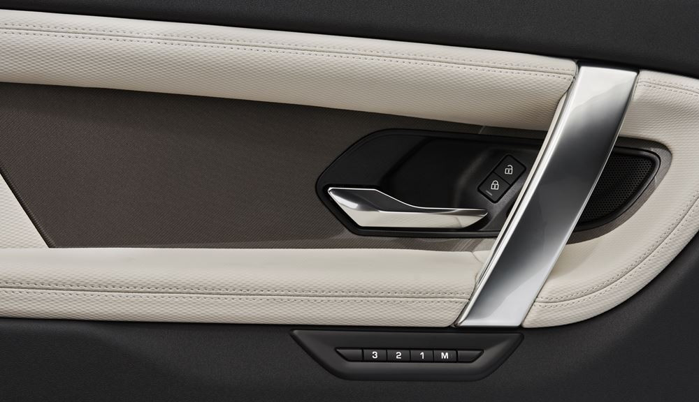 Le Discovery Sport revisité s'offre un intérieur raffiné avec un tableau de bord digital
