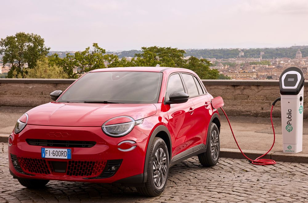 La Fiat 600e électrique incarne la mobilité urbaine italienne