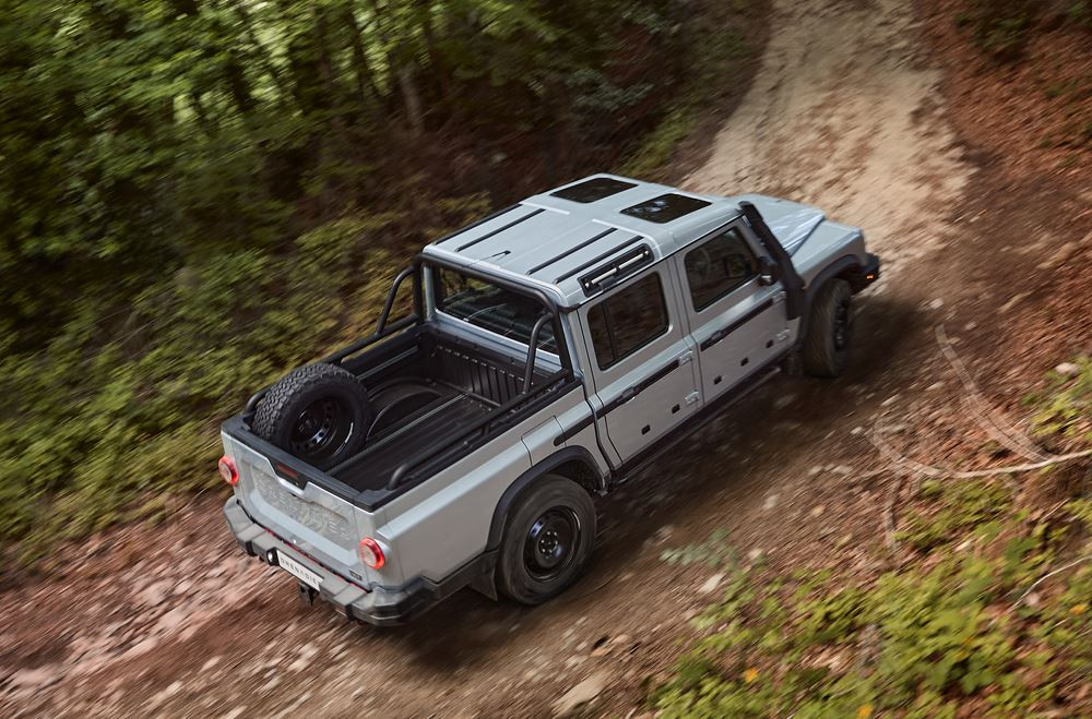Le pick-up double cab Ineos Grenadier Quartermaster revendique des capacités tout-terrain sans compromis