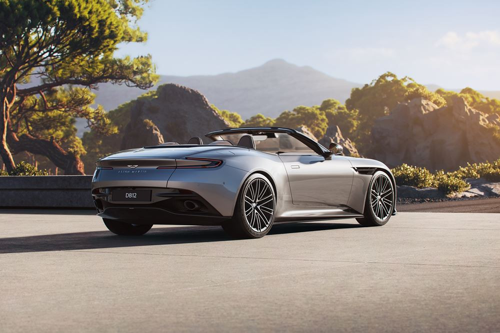 L'Aston Martin DB12 Volante embarque un moteur V8 4.0 litres Twin-Turbo de 680 ch