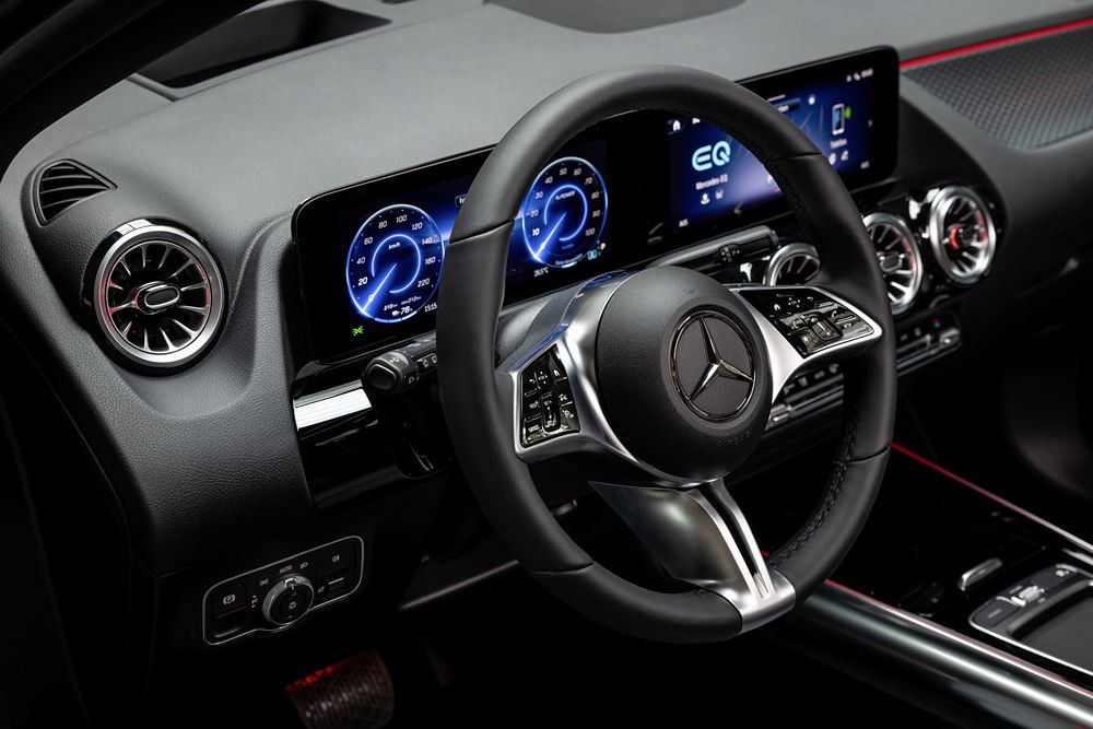 Le SUV compact électrique Mercedes EQA s'offre une mise à jour