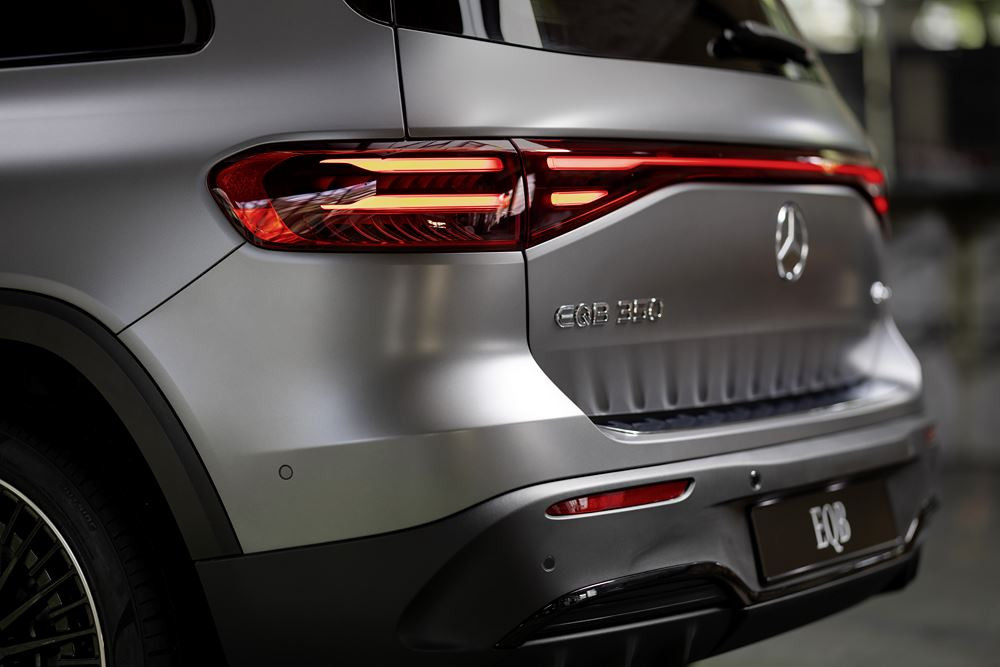 Le SUV compact sept places électrique Mercedes EQB s'offre une mise à jour
