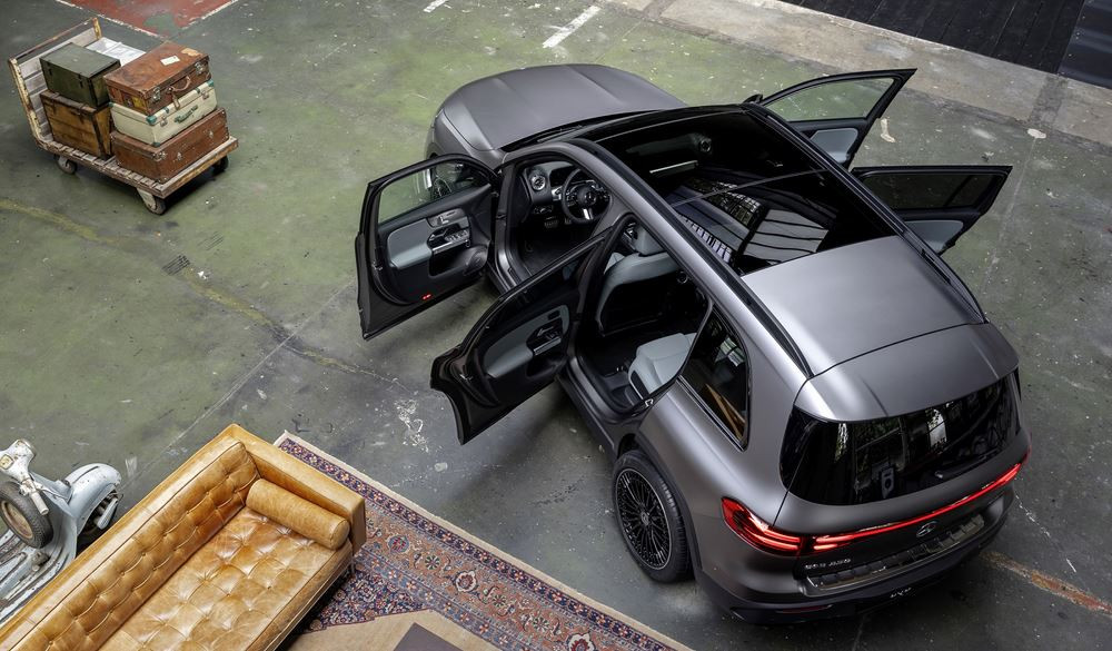 Le SUV compact sept places électrique Mercedes EQB s'offre une mise à jour