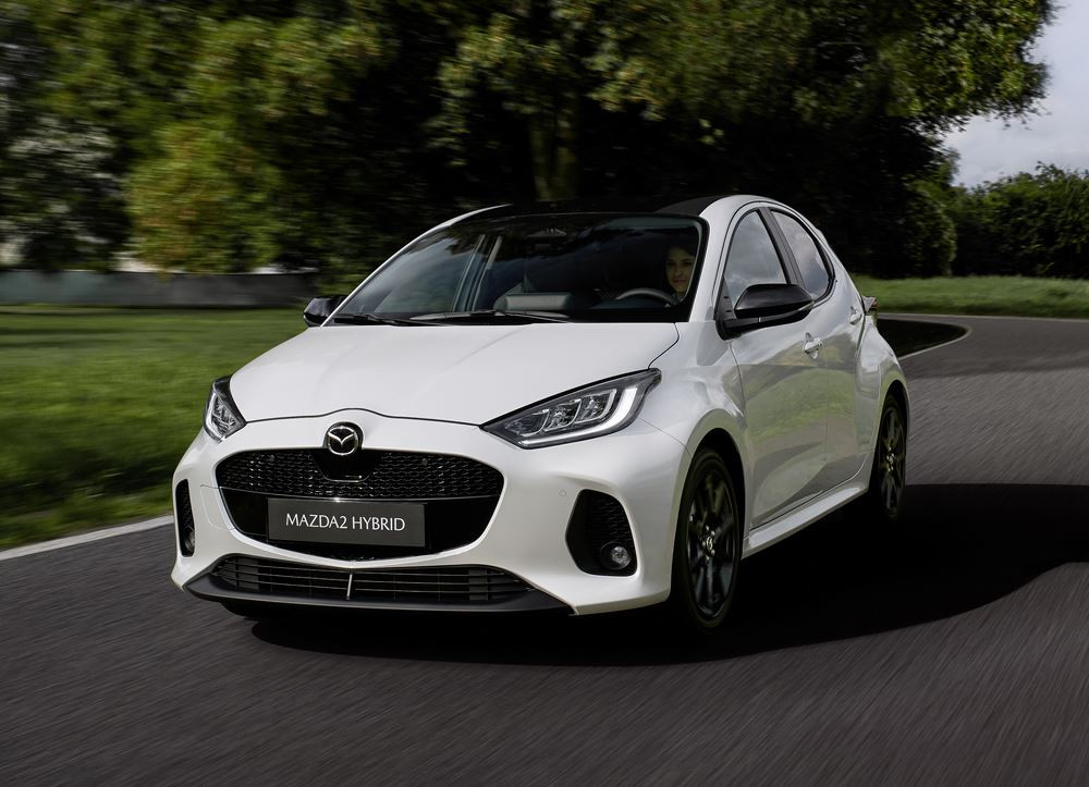 La Mazda 2 Hybrid restylée affiche le design des faces avant et arrière des modèles de la marque
