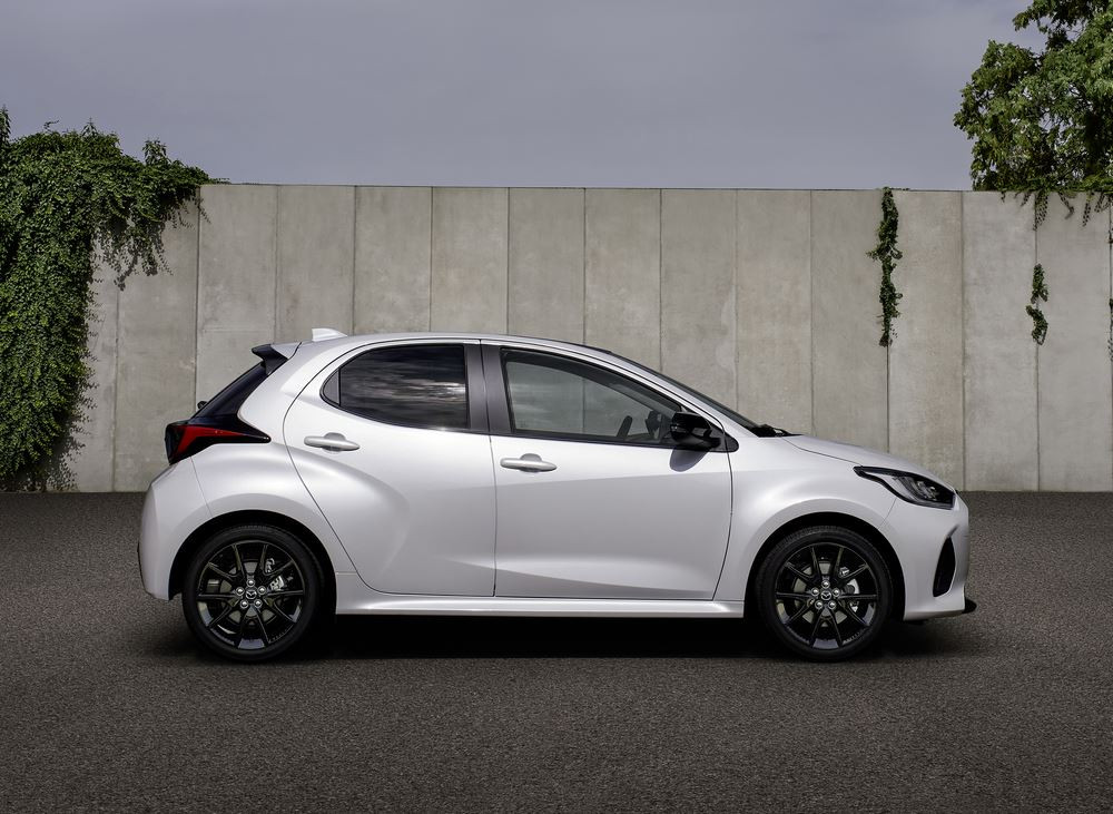 La Mazda 2 Hybrid restylée affiche le design des faces avant et arrière des modèles de la marque