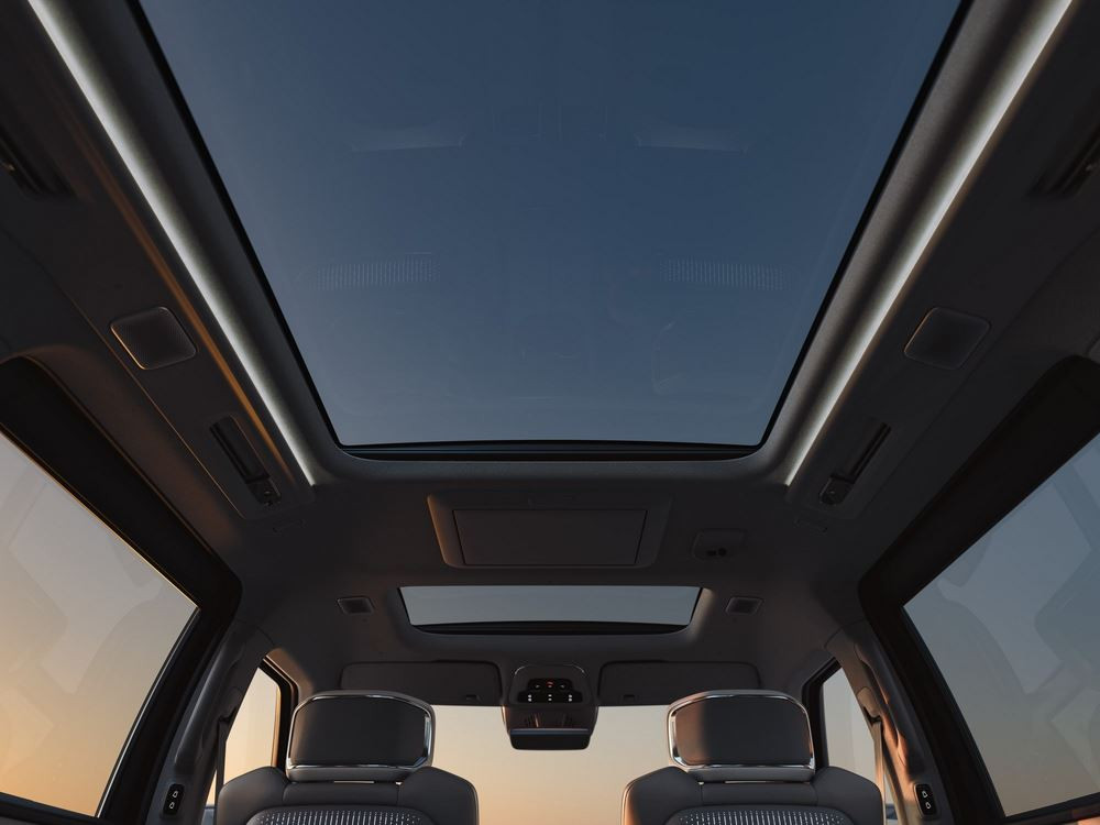 Le grand monospace électrique Volvo EM90 est un salon mobile confortable