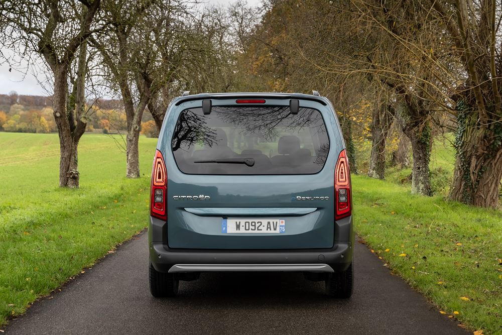 Le ludospace Citroën ë-Berlingo adopte une face avant moderne et affirmée