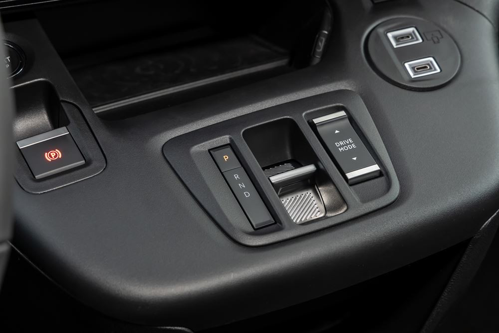 Le ludospace Citroën ë-Berlingo adopte une face avant moderne et affirmée