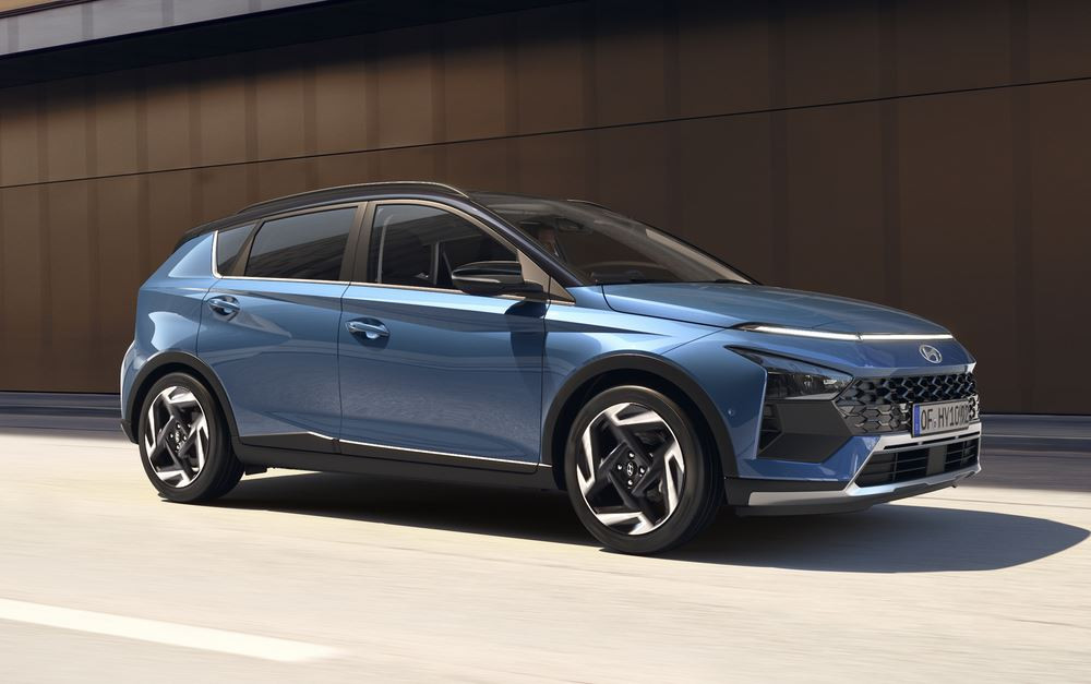 Le petit SUV urbain du segment B actualisé Hyundai Bayon se distingue par un design moderne