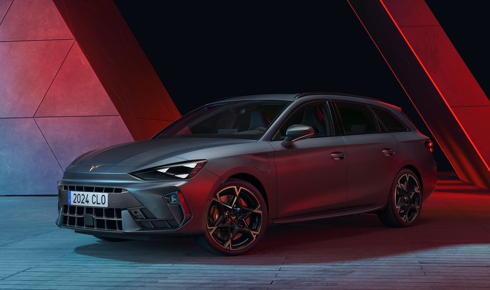 Le break Cupra Leon Sportstourer affiche l'ADN sportif de la marque avec un visage revu