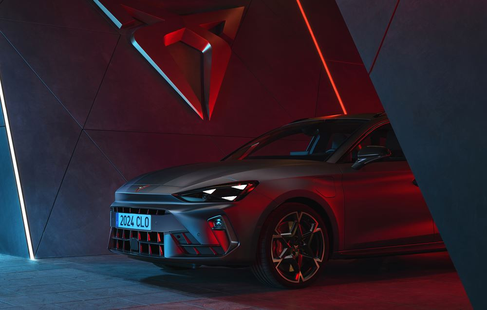 Le break Cupra Leon Sportstourer affiche l'ADN sportif de la marque avec un visage revu
