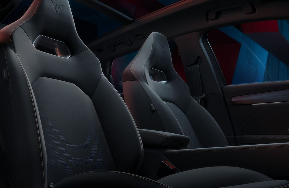 Le break Cupra Leon Sportstourer affiche l'ADN sportif de la marque avec un visage revu