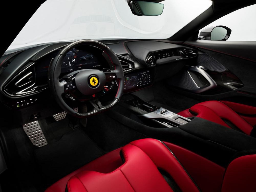 La berlinette deux places Ferrari 12Cilindri incarne l'ADN du Cheval Cabré
