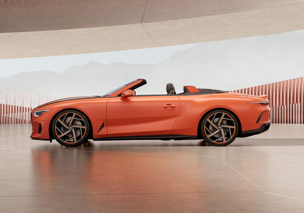 La Bentley Batur Convertible s'inscrit dans la droite ligne du design de la version coupé