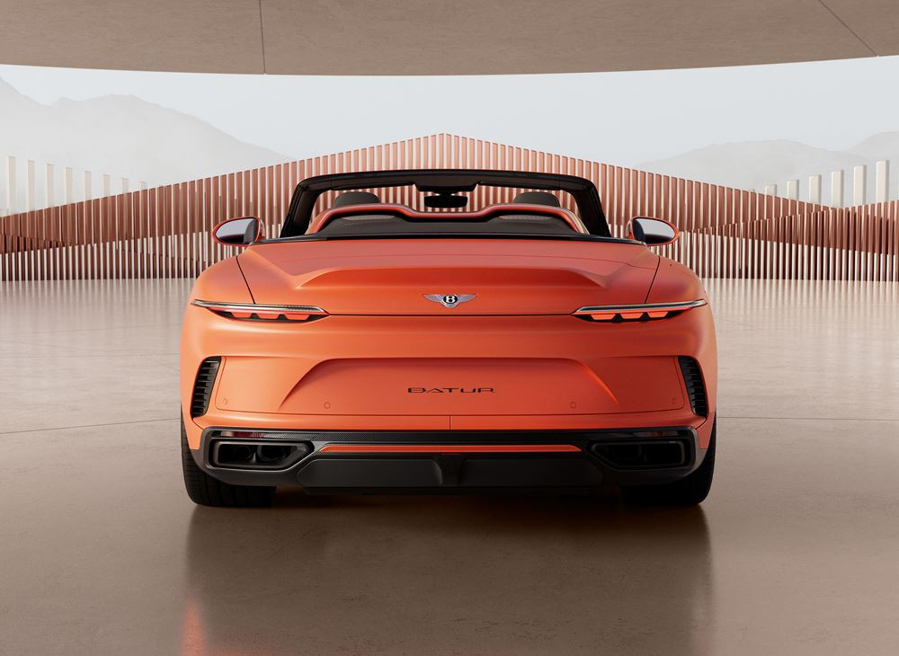 La Bentley Batur Convertible s'inscrit dans la droite ligne du design de la version coupé
