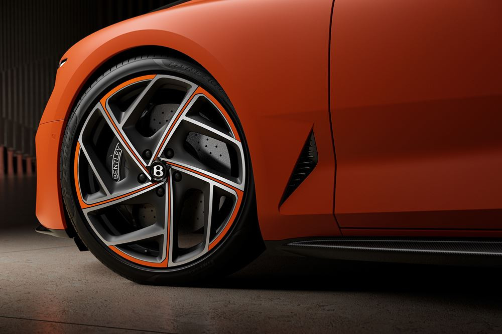La Bentley Batur Convertible s'inscrit dans la droite ligne du design de la version coupé