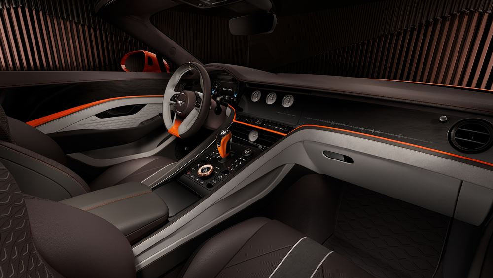 La Bentley Batur Convertible s'inscrit dans la droite ligne du design de la version coupé