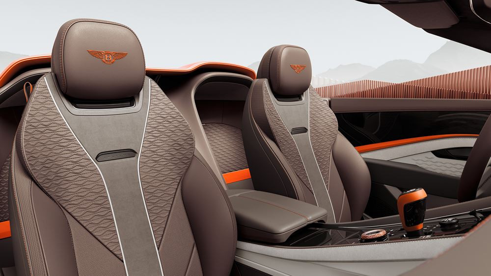 La Bentley Batur Convertible s'inscrit dans la droite ligne du design de la version coupé