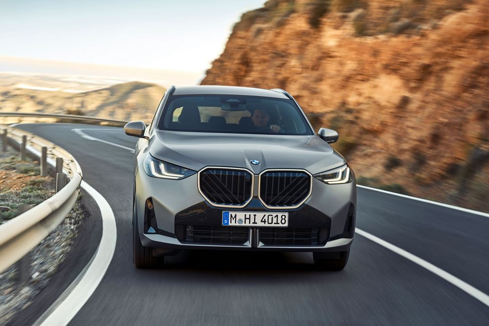 La quatrième génération du SAV BMW X3 affiche un nouveau langage stylistique pour l'extérieur