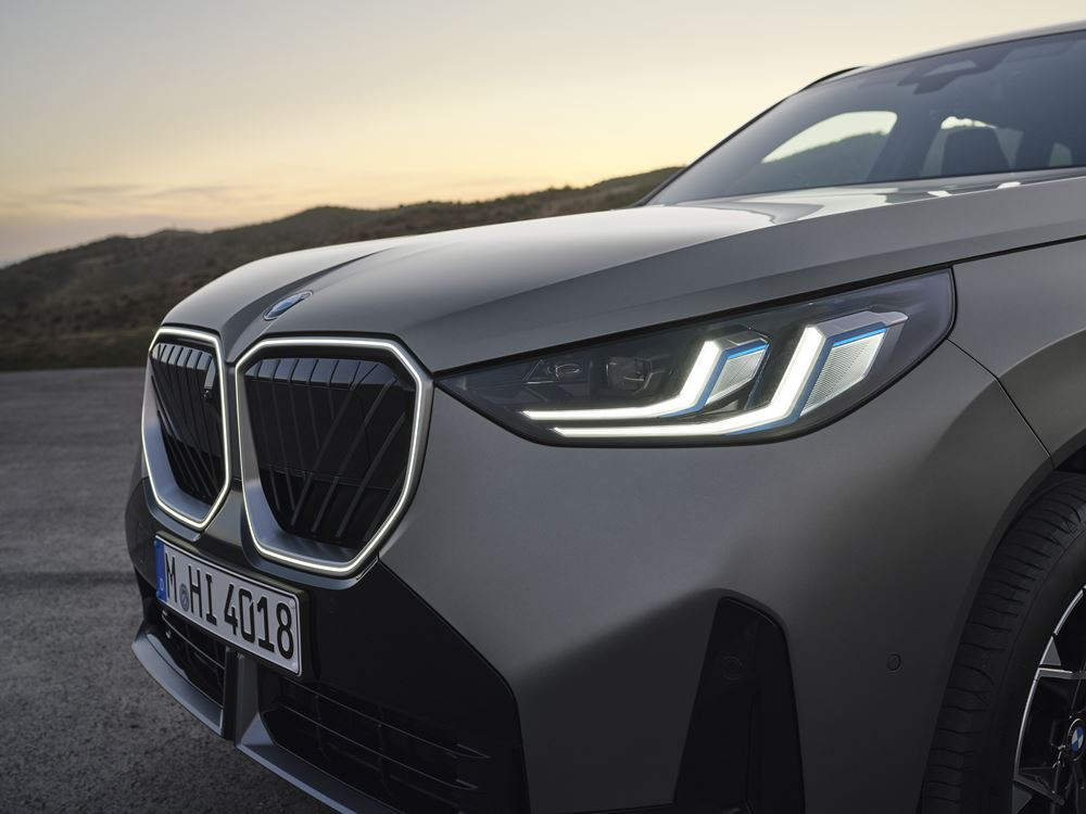 La quatrième génération du SAV BMW X3 affiche un nouveau langage stylistique pour l'extérieur