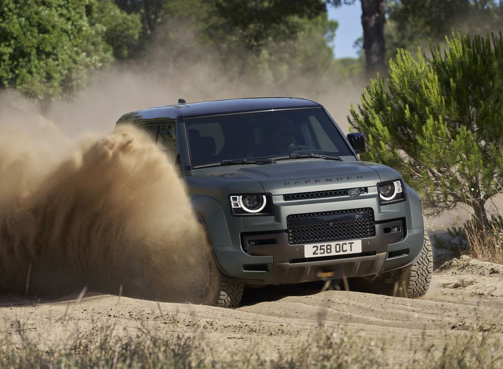 Le tout-terrain haute performance Defender Octa embarque un V8 bi-turbo de 635 ch